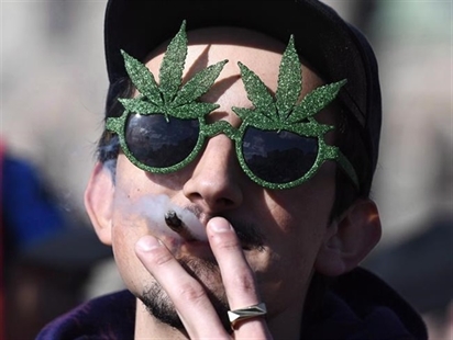B.C. allows pot shops to sell cannabis-themed books, clothes and more | iN420 B.C. allows pot shops to sell cannabis-themed books, clothes and more | iN420