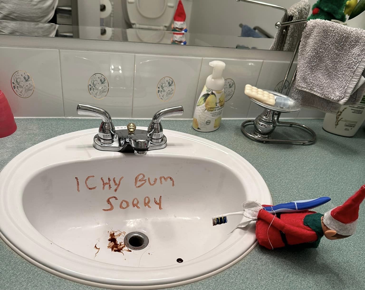 iN PHOTOS: Cheeky Christmas elves up to mischief in Kamloops, Okanagan | iNhome iN PHOTOS: Cheeky Christmas elves up to mischief in Kamloops, Okanagan | iNhome