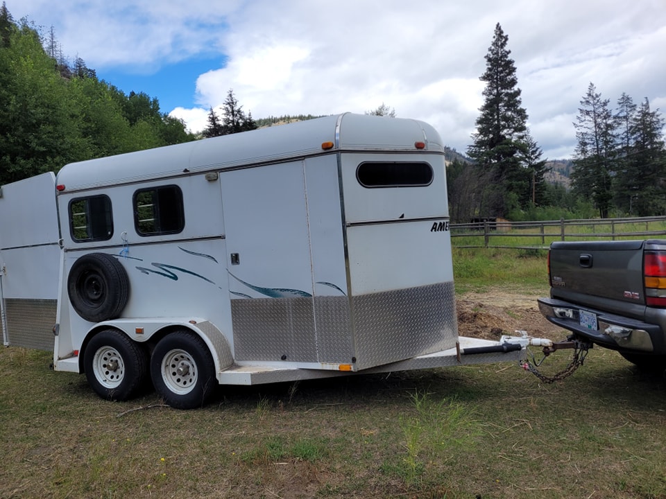More than 100 farm animals moved to safety from South Okanagan wildfire threat | iNhome More than 100 farm animals moved to safety from South Okanagan wildfire threat | iNhome