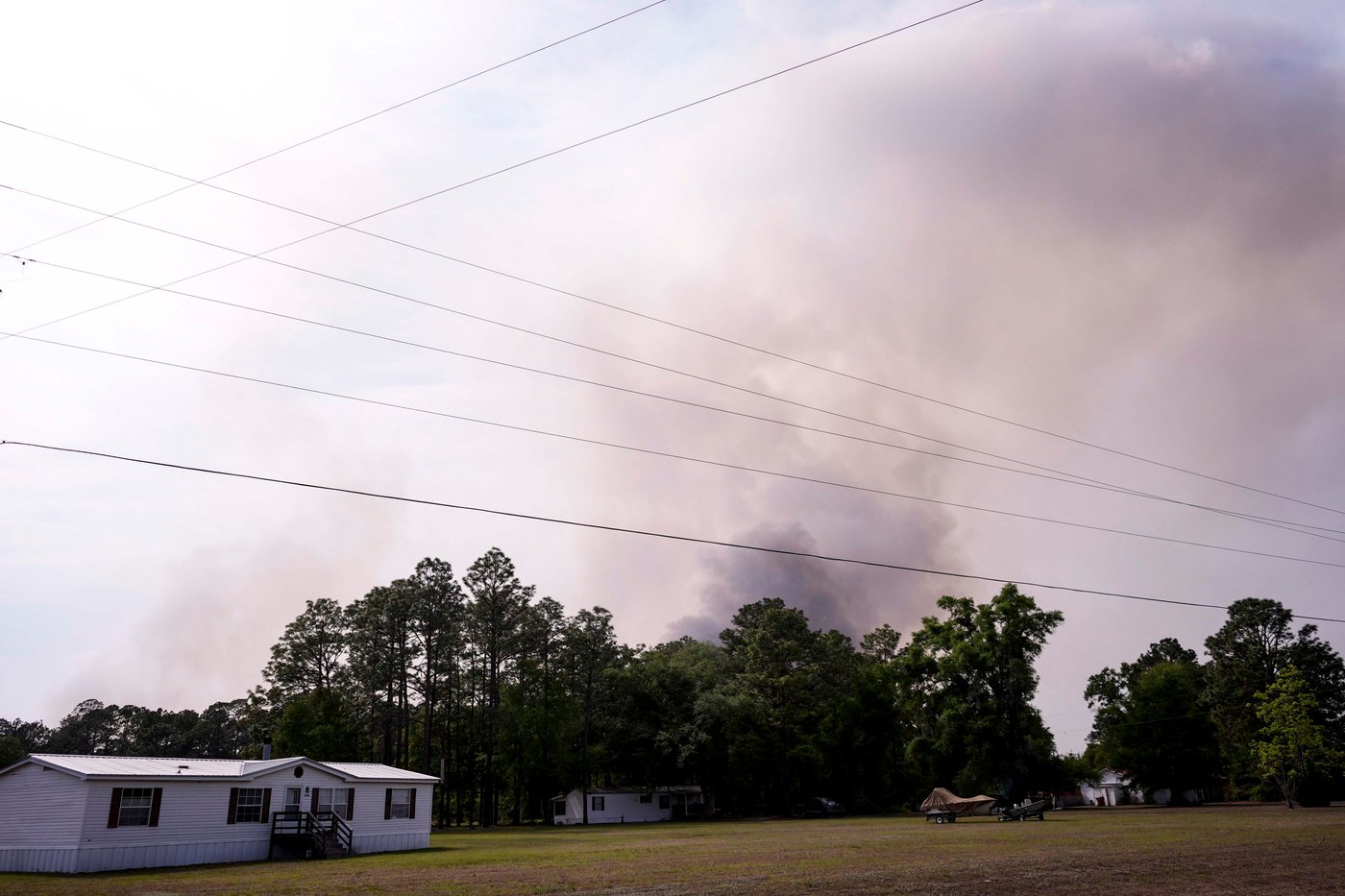 Wildfires across Georgia and Florida destroy more than 50 homes and force evacuations | iNhome Wildfires across Georgia and Florida destroy more than 50 homes and force evacuations | iNhome