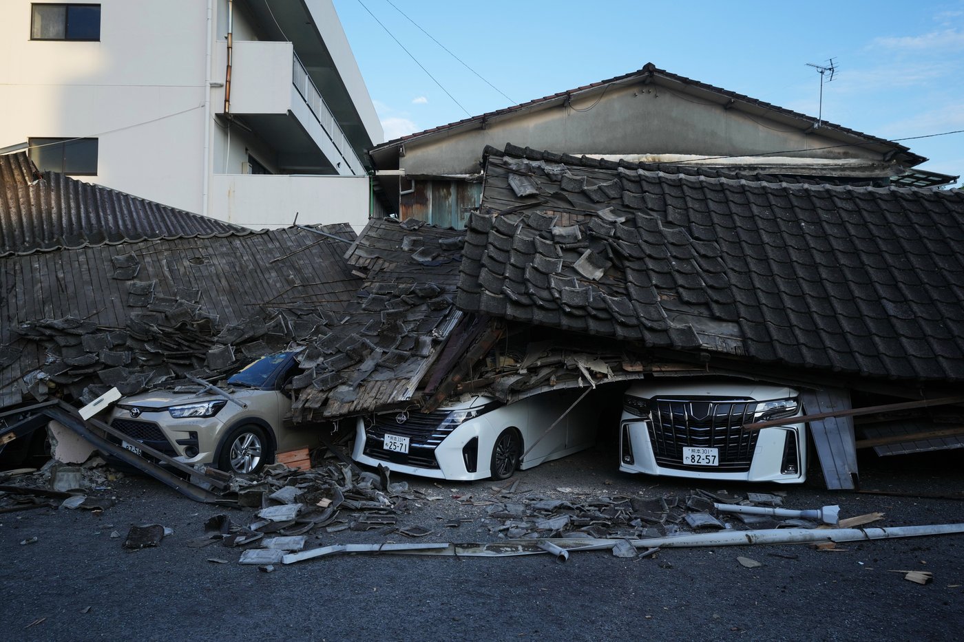 Photos show the aftermath of a damaging earthquake in southwestern Japan | iNhome