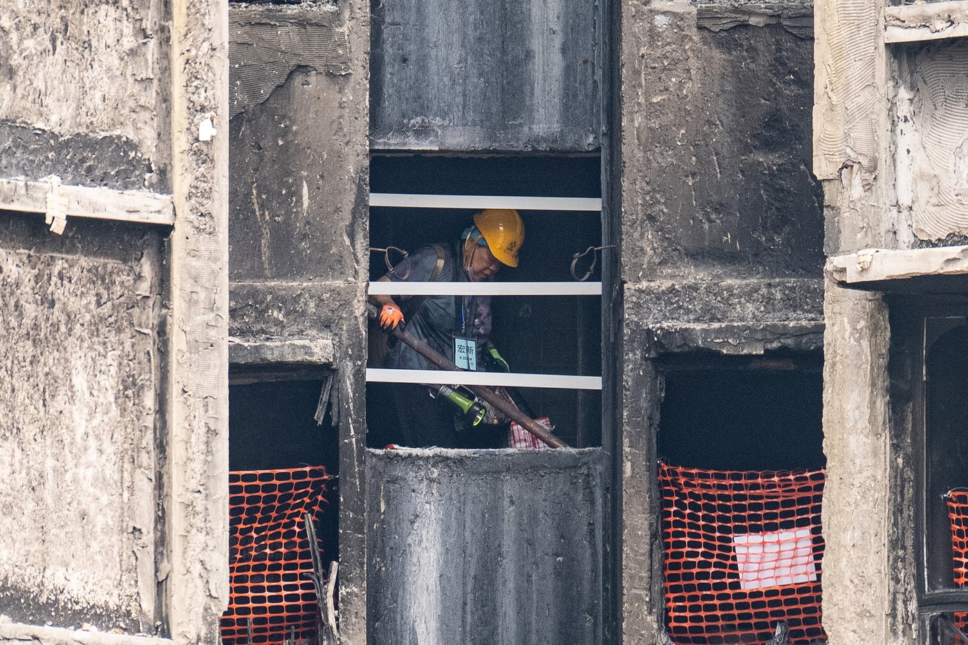 Grieving, traumatized survivors return to their homes 5 months after deadly Hong Kong fire | iNhome Grieving, traumatized survivors return to their homes 5 months after deadly Hong Kong fire | iNhome