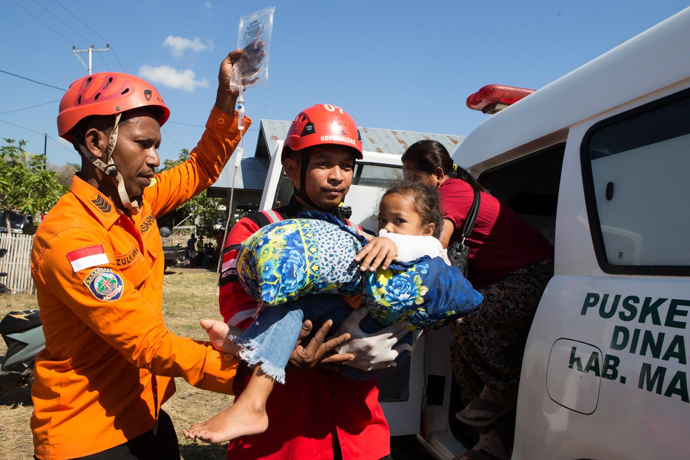 Fear grips children after deadly earthquake in eastern Indonesia leaves thousands displaced | iNhome Fear grips children after deadly earthquake in eastern Indonesia leaves thousands displaced | iNhome