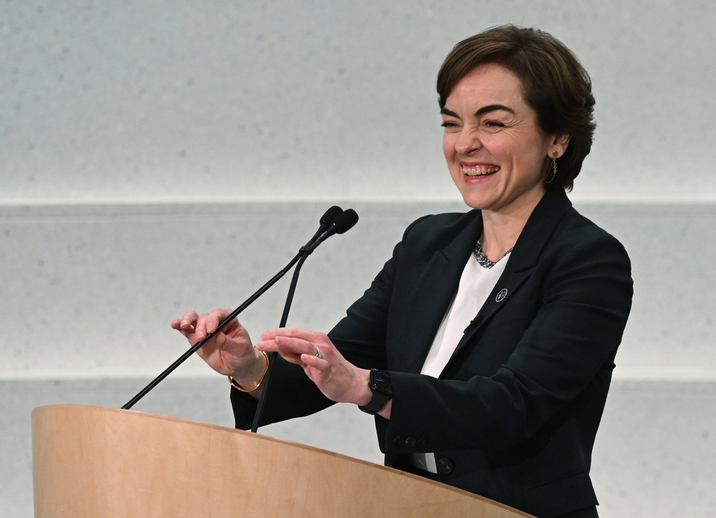 Quebec premier open to allowing U.S. wines on store shelves, with conditions | iNhome Quebec premier open to allowing U.S. wines on store shelves, with conditions | iNhome