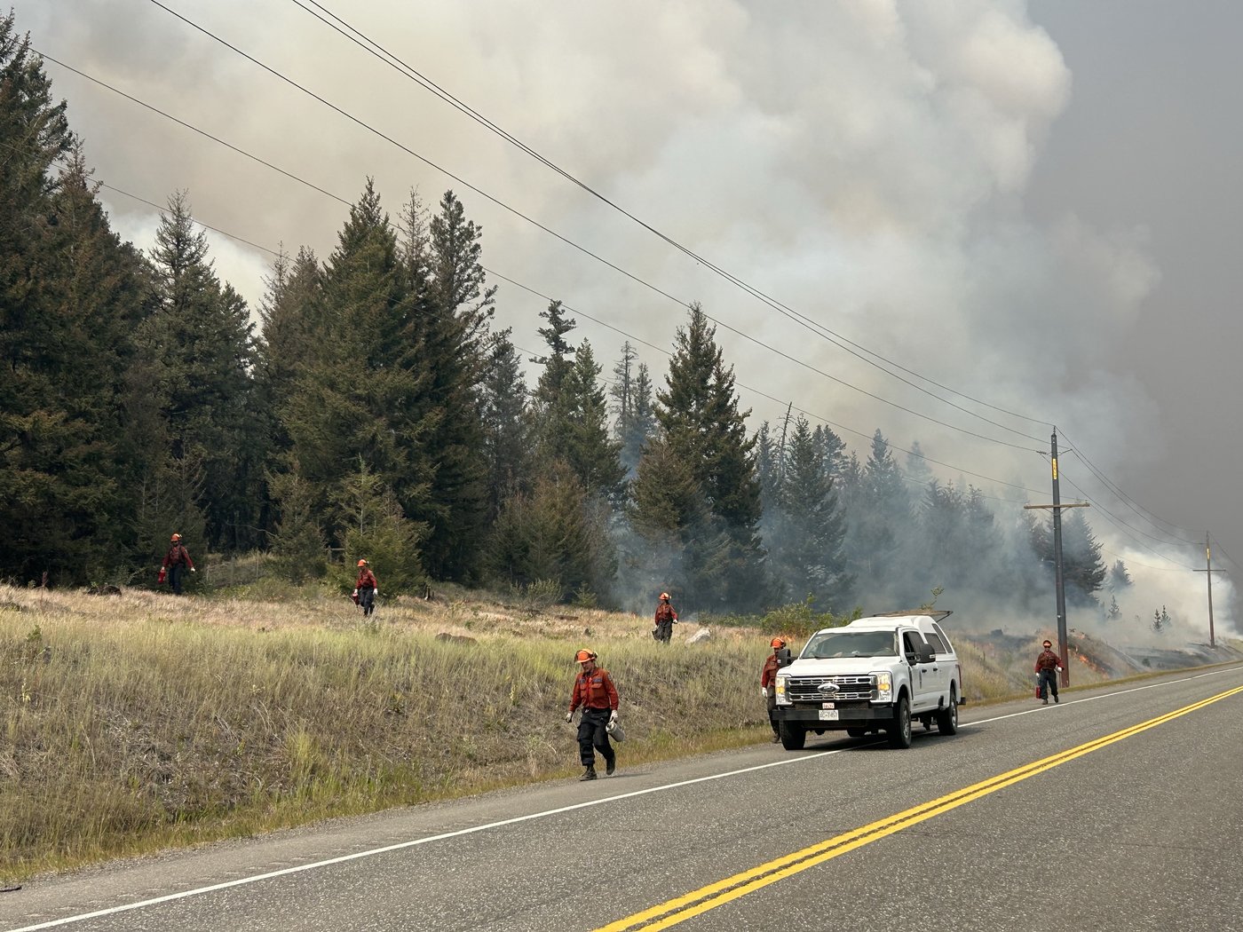 No word on return for Clinton, B.C., residents as fire burns watershed, power lines | iNhome No word on return for Clinton, B.C., residents as fire burns watershed, power lines | iNhome
