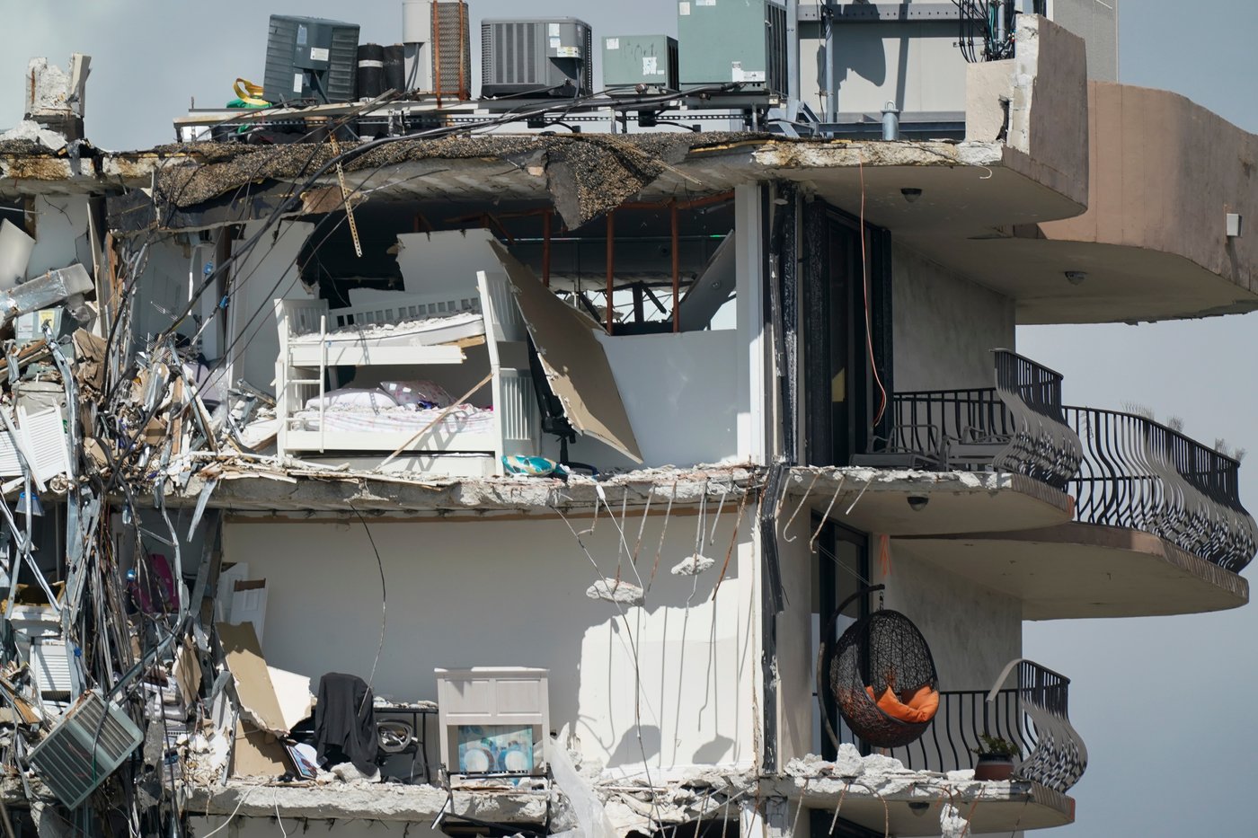 A deadly collapse at a Florida condo happened slowly over several weeks, probe finds | iNhome A deadly collapse at a Florida condo happened slowly over several weeks, probe finds | iNhome