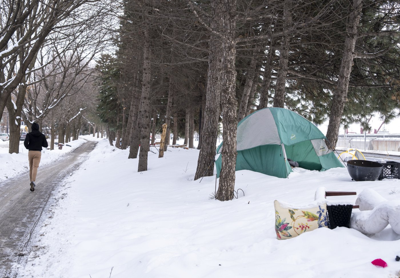 Quebec homelessness rising sharply in regions outside Montreal, report finds | iNhome Quebec homelessness rising sharply in regions outside Montreal, report finds | iNhome