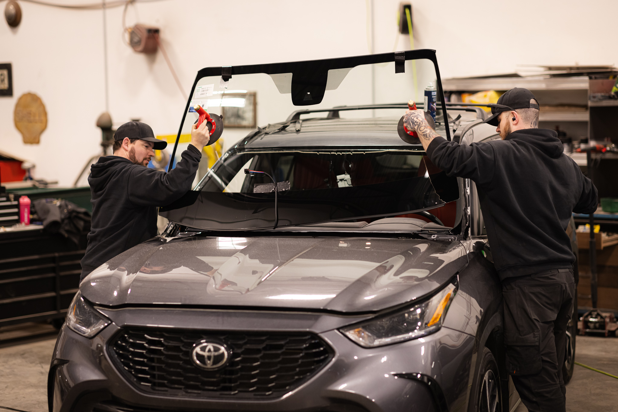 Why Customers Say Leading Edge Is Kelowna’s Best ICBC Glass Shop | iNwheels Why Customers Say Leading Edge Is Kelowna’s Best ICBC Glass Shop | iNwheels
