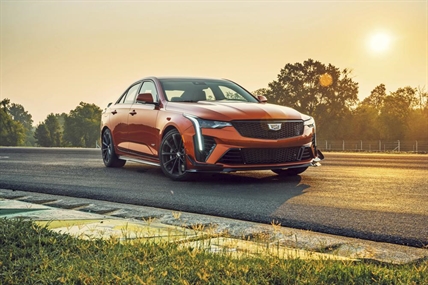 Edmunds: Cadillac CT4-Blackwing vs BMW M3 sport sedan battle | iNwheels Edmunds: Cadillac CT4-Blackwing vs BMW M3 sport sedan battle | iNwheels