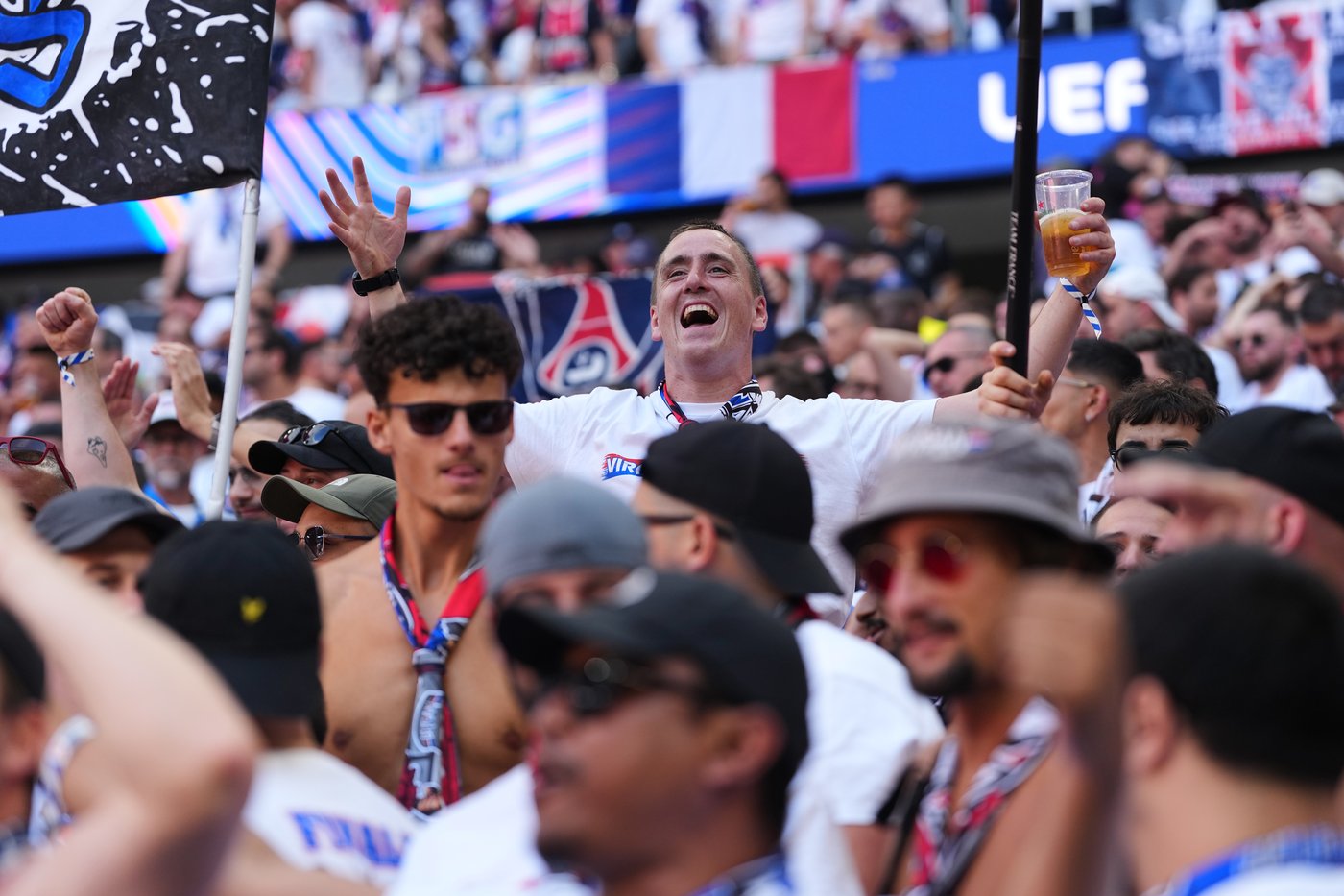Many soccer fans will be drinking alcohol and watching the World Cup. In heat, doing that is risky | iNwheels Many soccer fans will be drinking alcohol and watching the World Cup. In heat, doing that is risky | iNwheels