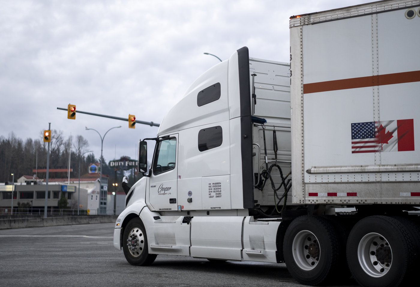 Canadian truck dealers warn they can't buy new U.S. models until feds fix paperwork | iNwheels Canadian truck dealers warn they can't buy new U.S. models until feds fix paperwork | iNwheels