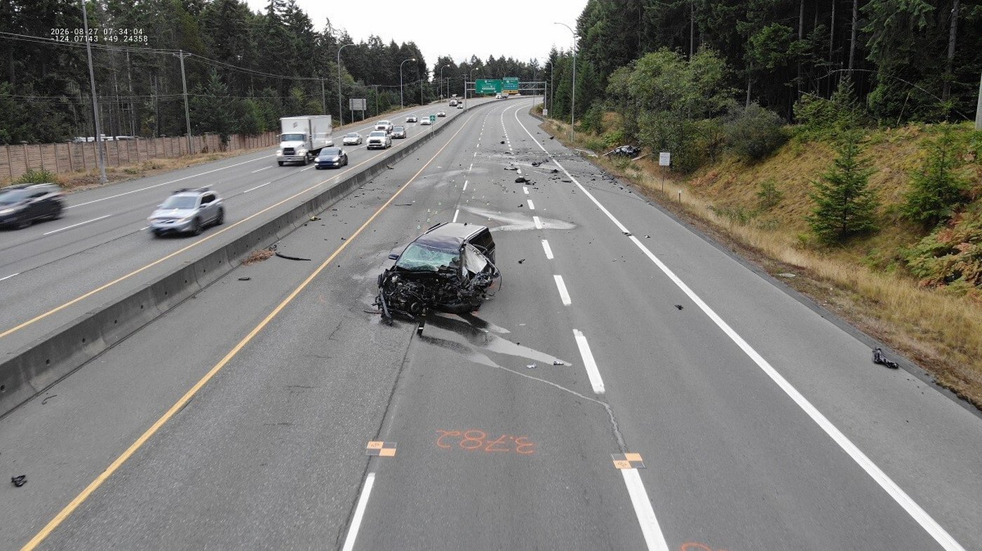 Two dead, 16-year-old driver arrested for impaired driving, in B.C. wrong-way crash | iNwheels