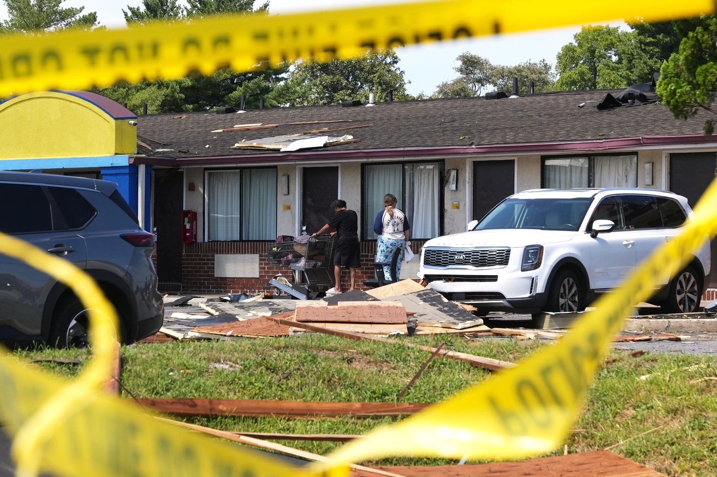Cleanup underway after tornadoes touch down in Delaware and New York's Long Island | iNwheels