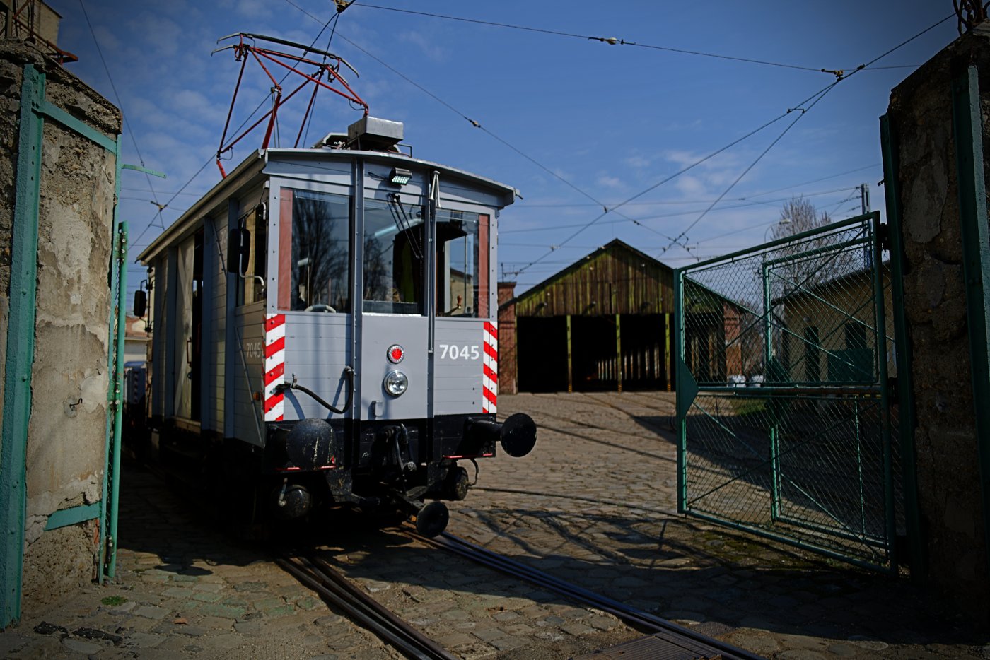Budapest's vintage freight trams celebrate 100 years in service | iNwheels Budapest's vintage freight trams celebrate 100 years in service | iNwheels
