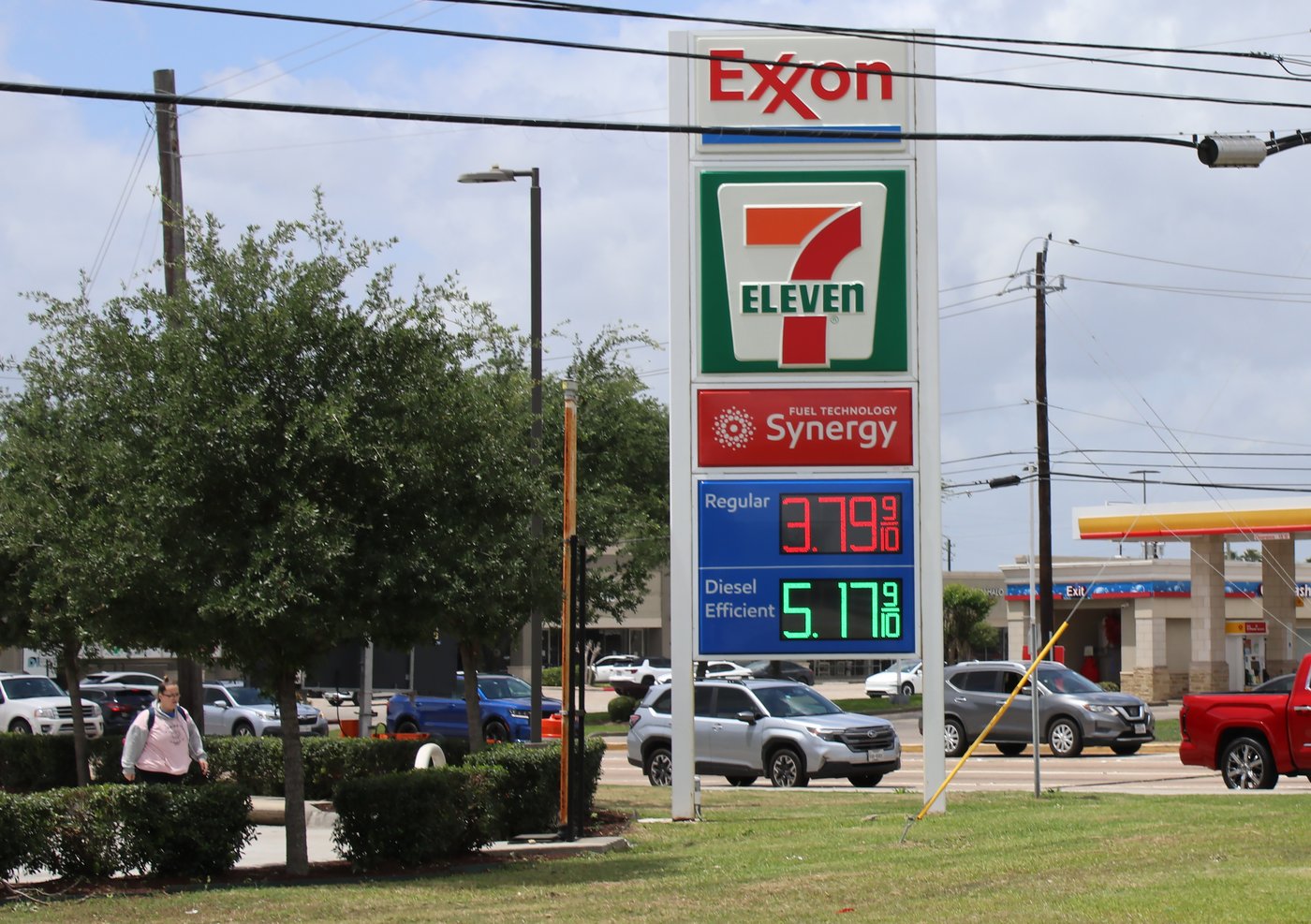 'It's getting scary': Rising gas prices bring frustration to Houston residents | iNwheels 'It's getting scary': Rising gas prices bring frustration to Houston residents | iNwheels