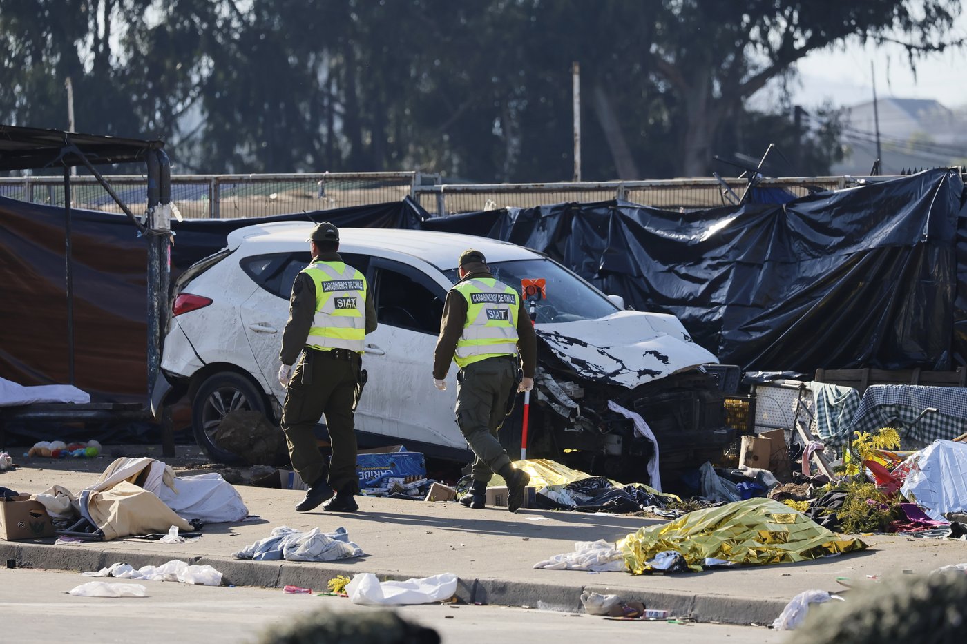 Several people killed in Chile after car driven by navy officer crashes into an open-air market | iNwheels