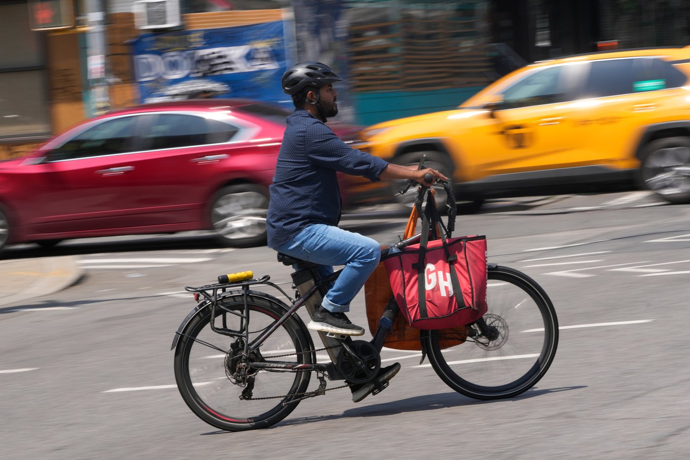 Electric bikes can be fast and dangerous. Here's how to stay safe | iNwheels Electric bikes can be fast and dangerous. Here's how to stay safe | iNwheels