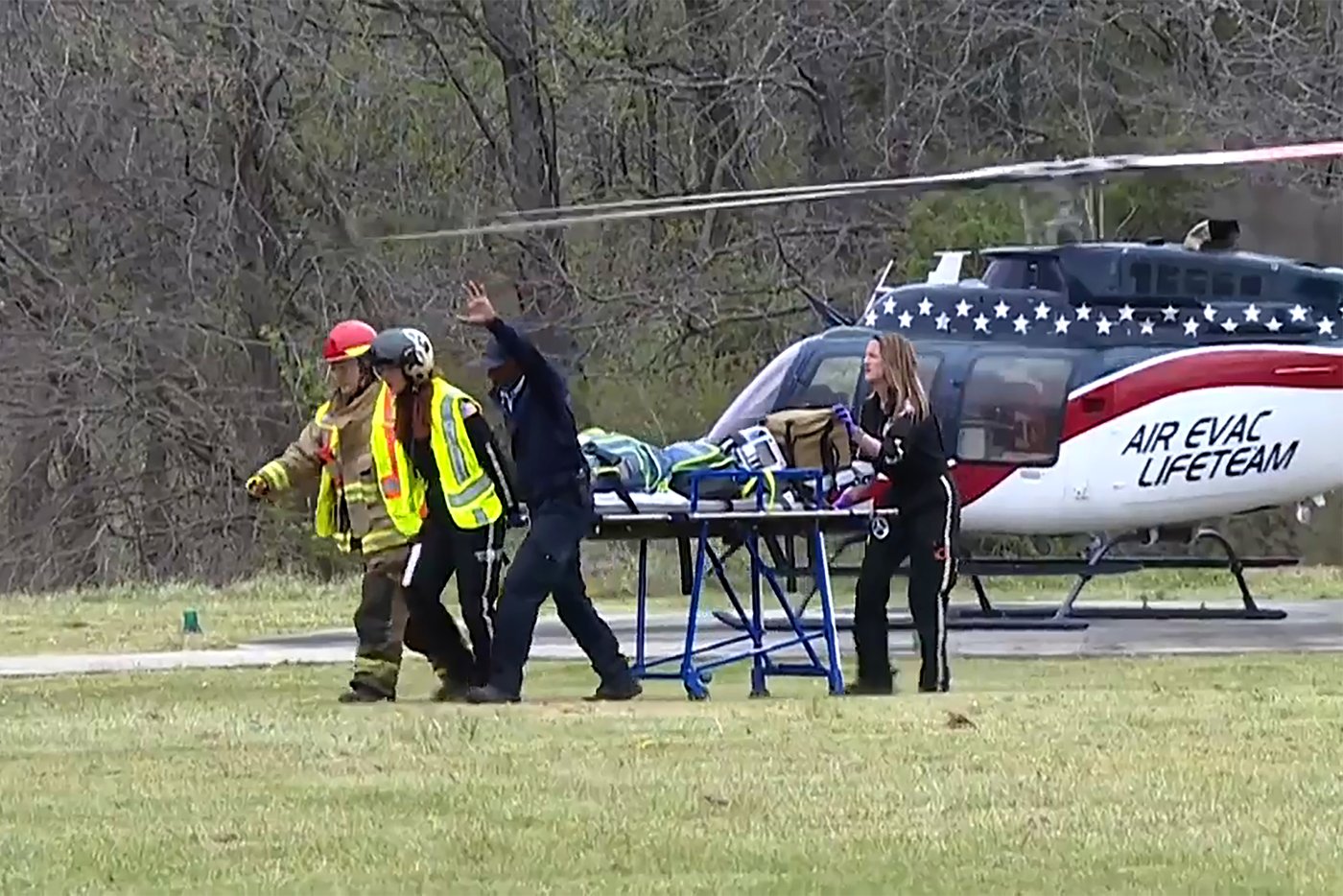 2 students dead and at least 7 others injured in Tennessee school bus crash | iNwheels 2 students dead and at least 7 others injured in Tennessee school bus crash | iNwheels
