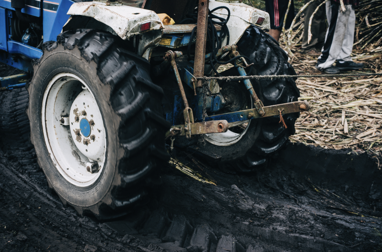 Tractor with no roll bar nets Okanagan orchard WorkSafeBC fine | iNwheels Tractor with no roll bar nets Okanagan orchard WorkSafeBC fine | iNwheels