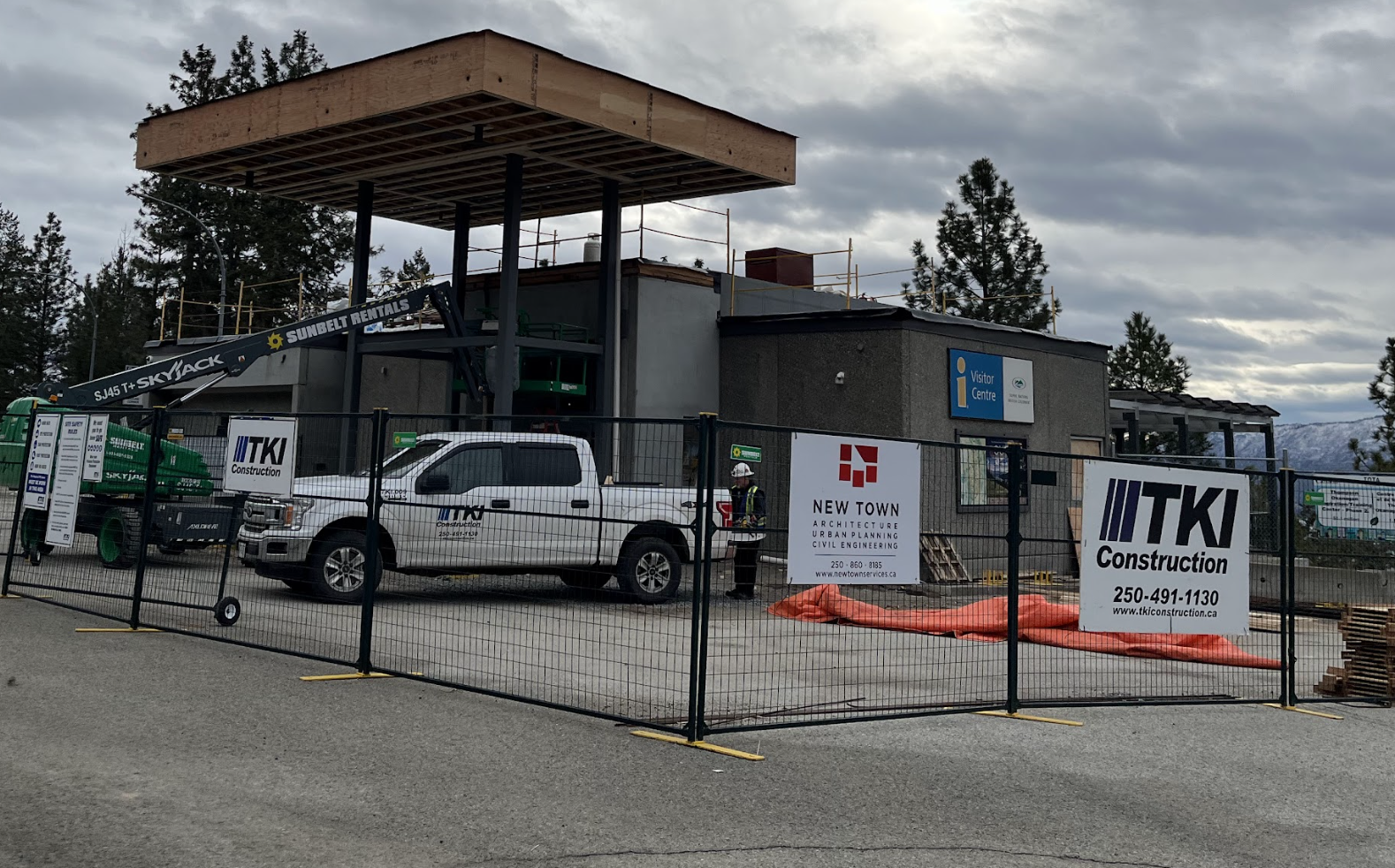 Something's happening with the old Highway 97C tourism centre | iNwheels Something's happening with the old Highway 97C tourism centre | iNwheels