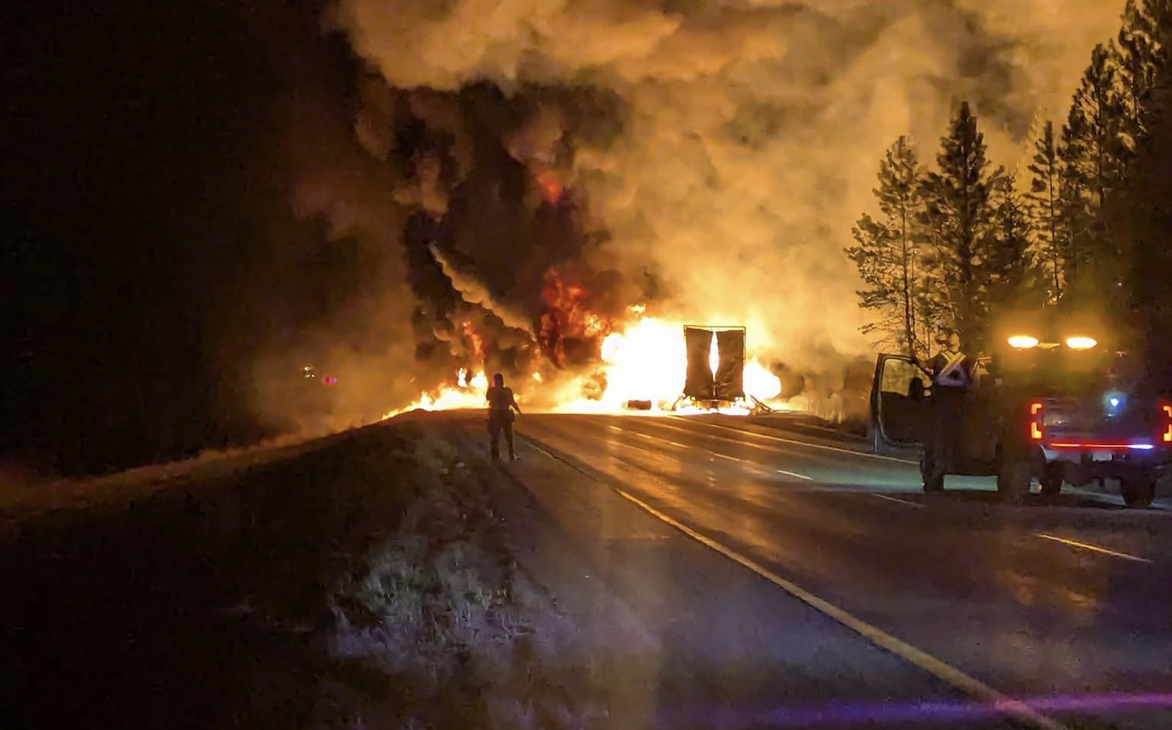 Coquihalla closed after semi fire starts wildfire, causes toxic spill | iNwheels Coquihalla closed after semi fire starts wildfire, causes toxic spill | iNwheels