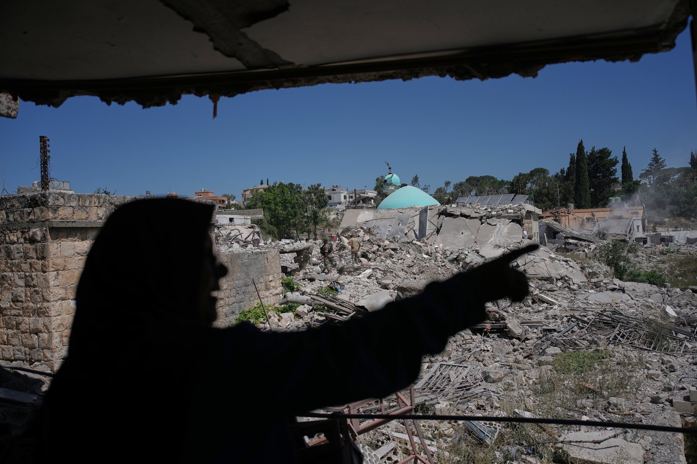 Residents return to a southern Lebanese village after a US-brokered agreement, in photos | iNwheels