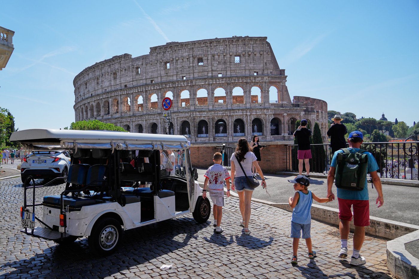 Rome mounts a crackdown on golf carts that are increasingly popular with tourists | iNwheels