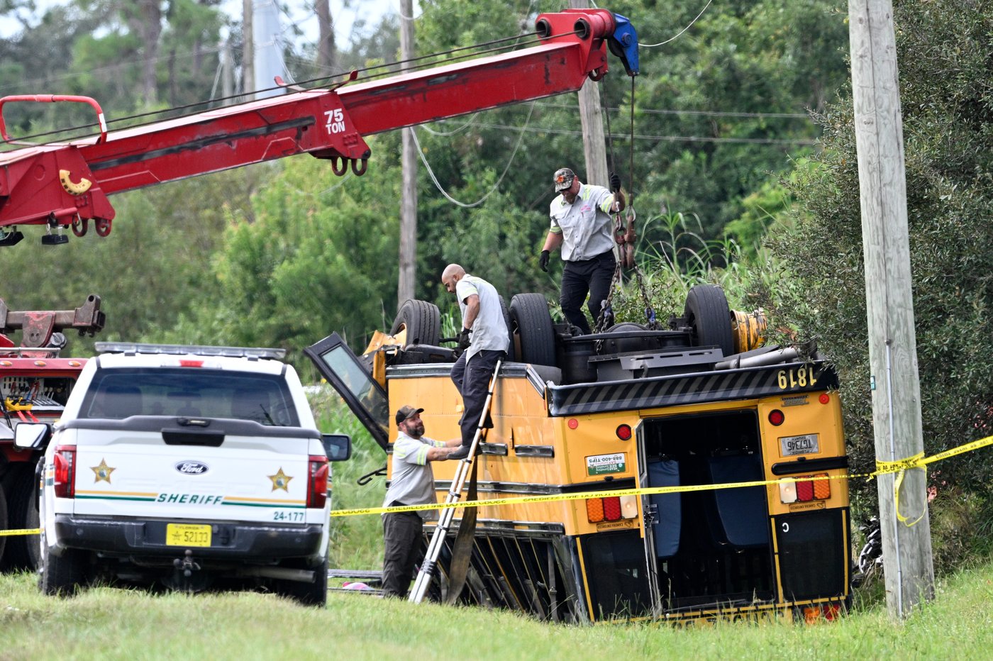 2 people killed, including a student, after Florida school bus rolls over in crash | iNwheels 2 people killed, including a student, after Florida school bus rolls over in crash | iNwheels