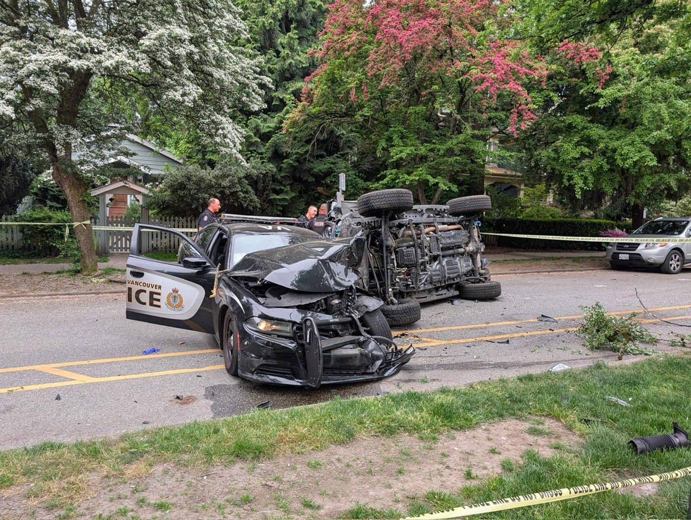 Senior and two officers in hospital after driver tears through Vancouver's West End | iNwheels Senior and two officers in hospital after driver tears through Vancouver's West End | iNwheels