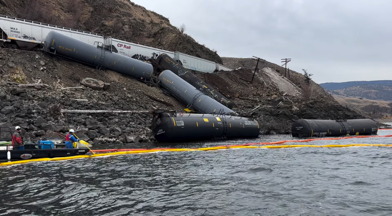 Kamloops derailment spills 80,000 litres of fuel | iNwheels Kamloops derailment spills 80,000 litres of fuel | iNwheels