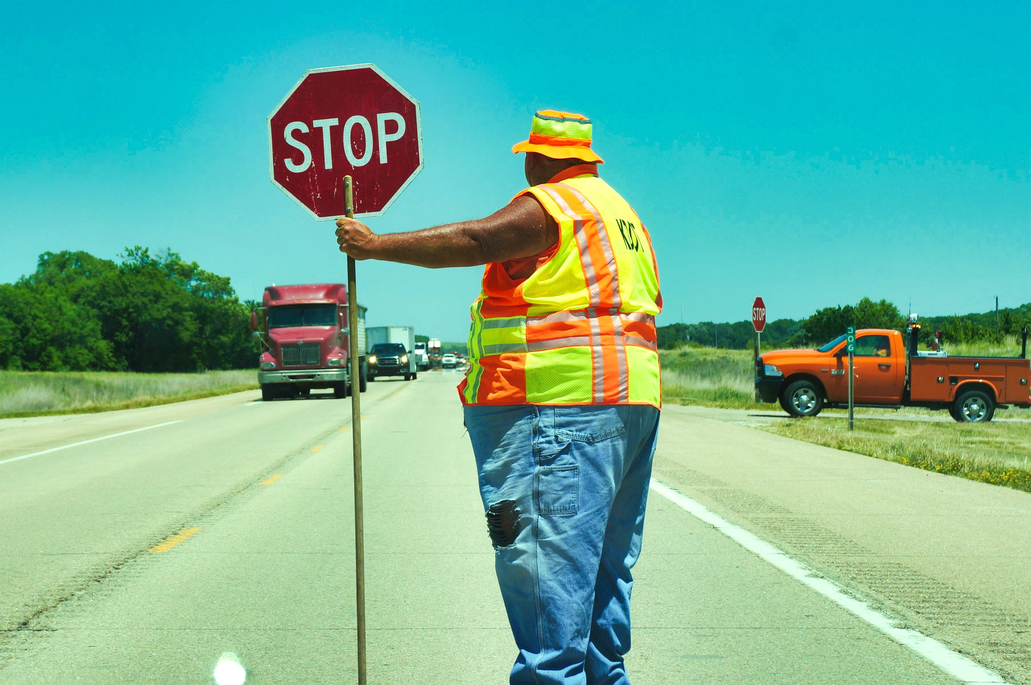 Worker stopping traffic nets Kelowna traffic control company $45,000 fine | iNwheels