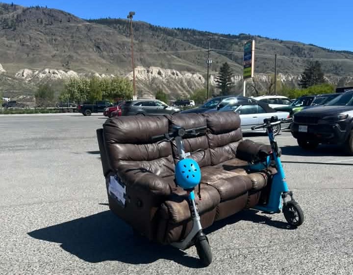 iN PHOTOS: Head-scratching sights on roads in Okanagan, Kamloops | iNwheels iN PHOTOS: Head-scratching sights on roads in Okanagan, Kamloops | iNwheels