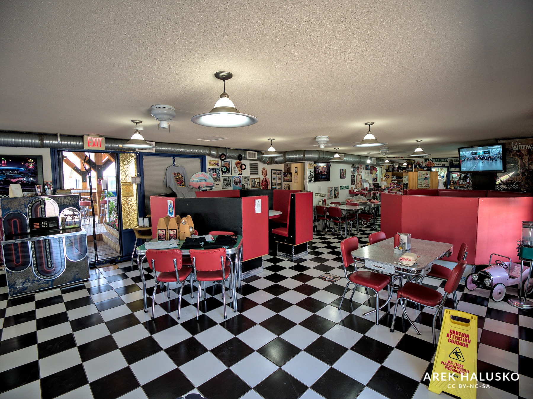 iN PHOTOS: Take a look inside this retro 1950s diner near Kamloops | iNwine iN PHOTOS: Take a look inside this retro 1950s diner near Kamloops | iNwine