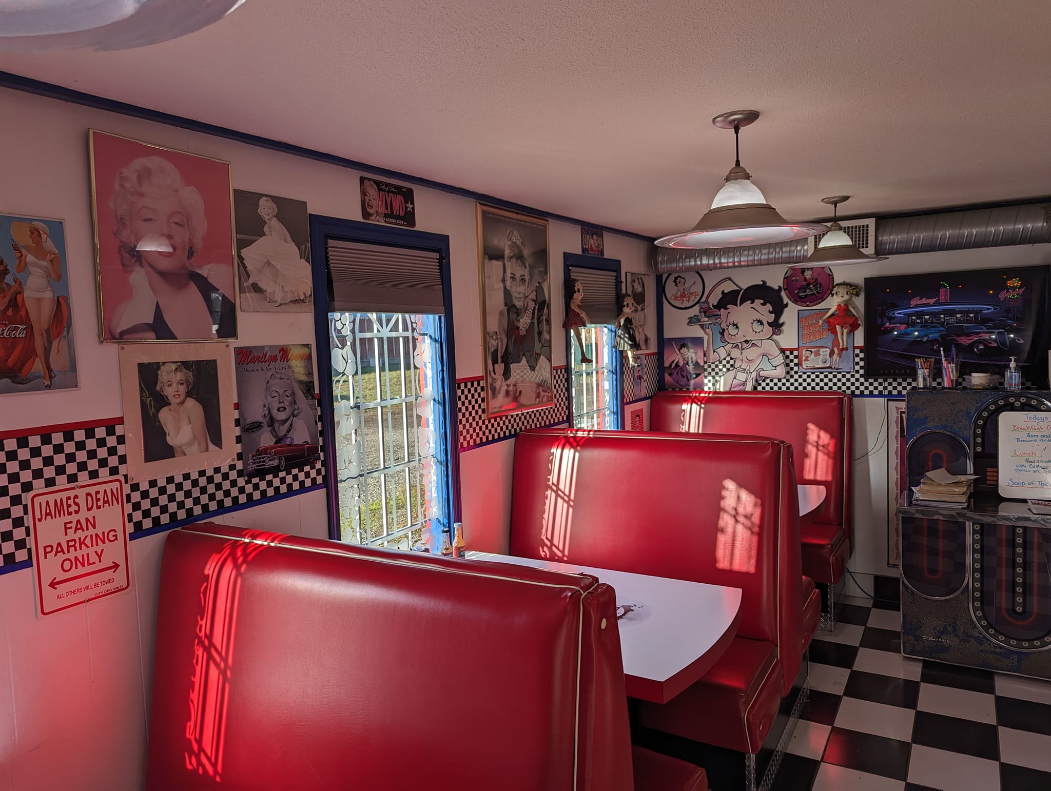 iN PHOTOS: Take a look inside this retro 1950s diner near Kamloops | iNwine iN PHOTOS: Take a look inside this retro 1950s diner near Kamloops | iNwine