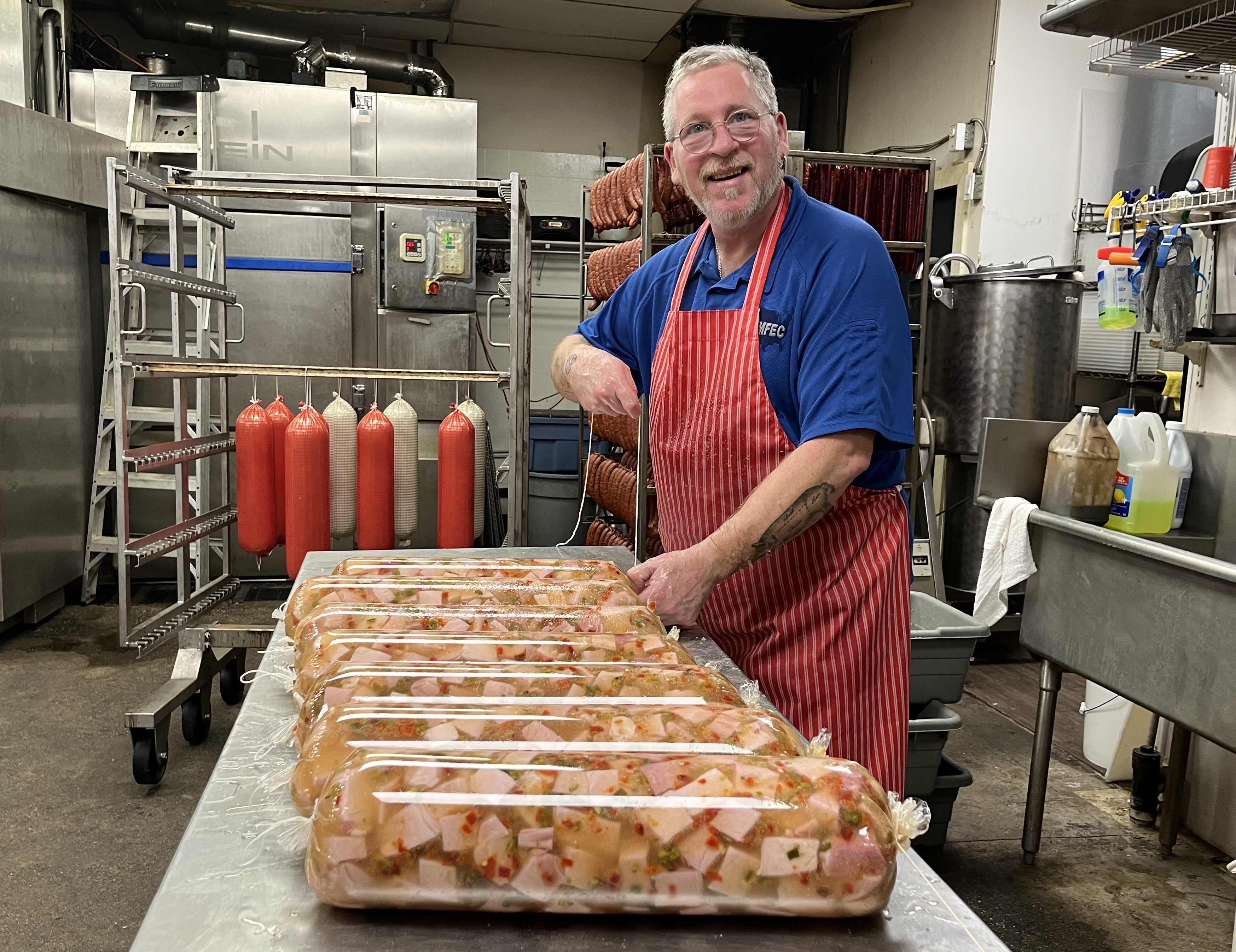 iN PHOTOS: Kamloops deli making authentic European sausage for more than four decades | iNwine iN PHOTOS: Kamloops deli making authentic European sausage for more than four decades | iNwine
