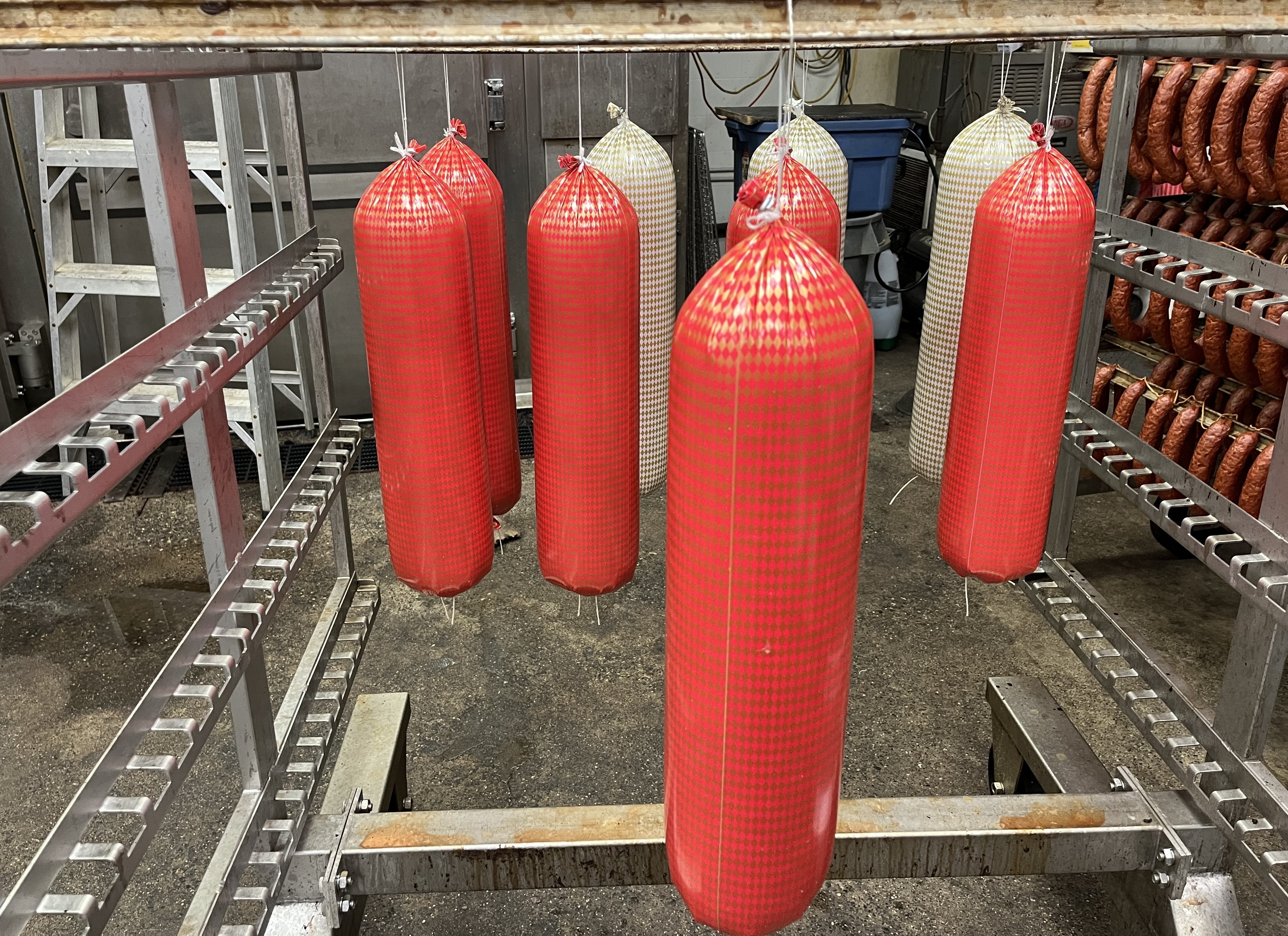iN PHOTOS: Kamloops deli making authentic European sausage for more than four decades | iNwine iN PHOTOS: Kamloops deli making authentic European sausage for more than four decades | iNwine