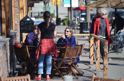 B.C. restaurants push back as govt axes temporary patio permits | iNwine B.C. restaurants push back as govt axes temporary patio permits | iNwine