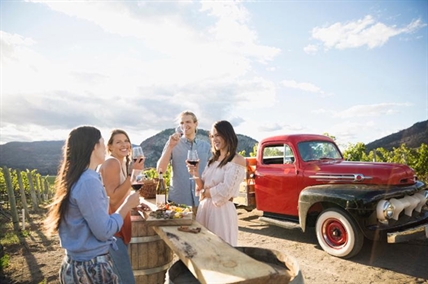 iN WINE: Oliver’s Covert Farms Family Estate scoops up medals in international organic wine award | iNwine