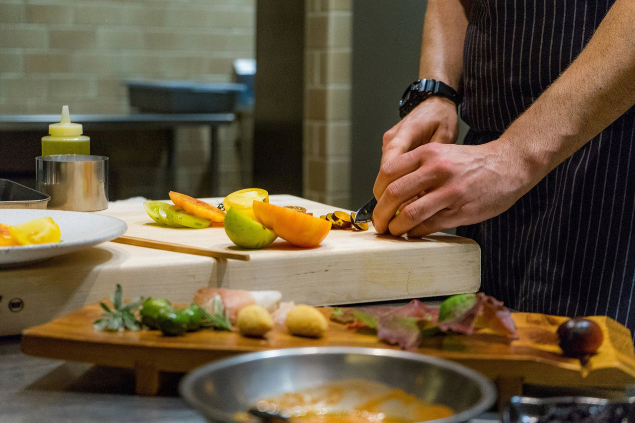 10 amazing places to book cooking classes this winter | iNwine