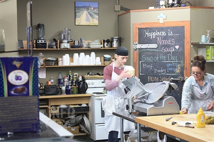 Follow the line: Penticton’s Il Vecchio still serving some of the best deals in town | iNwine