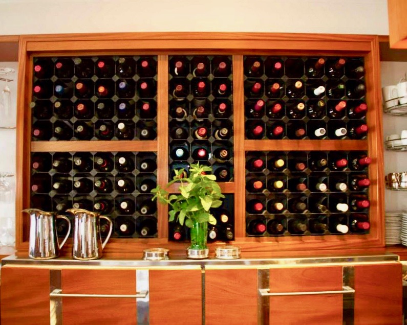 Legendary Vancouver restaurateur John Bishop announces retirement | iNwine