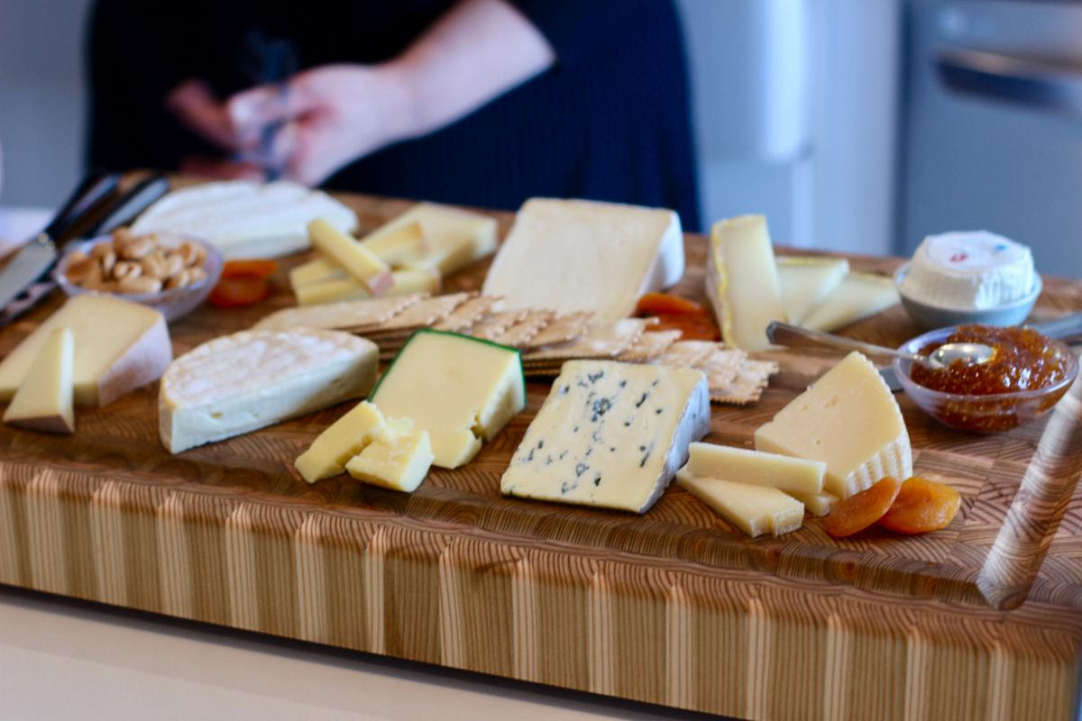 Blue Mountain pairs up with les amis du fromage for innovative virtual cheese & wine tasting | iNwine