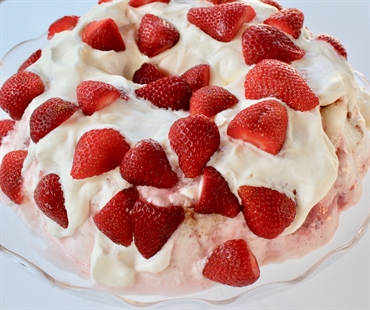 RECIPE: Grandma’s Strawberry Angel Cloud Cake | iNwine
