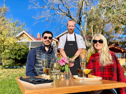 iN VIDEO: Cooking lesson & wine tasting at Unsworth Vineyards on Vancouver Island | iNwine