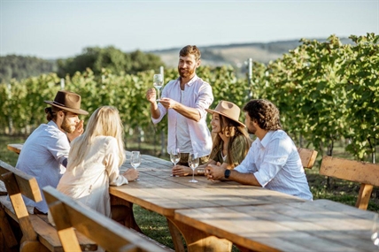 Experience wine country life in style this summer with South Okanagan Limousine & Tours | iNwine