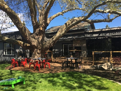 Okanagan pizzeria ranks among Canada’s top spots to eat outside | iNwine