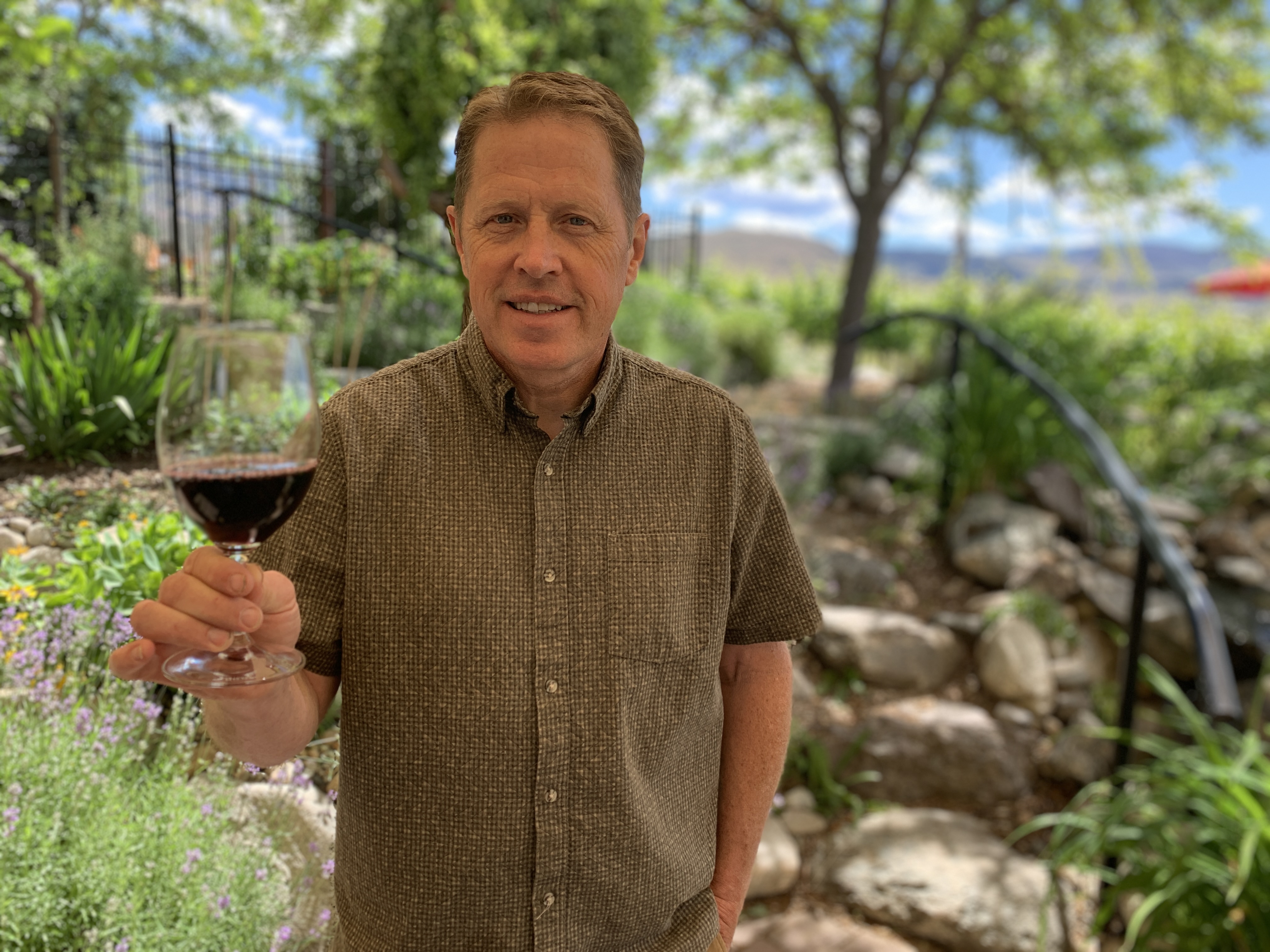 Sip wine and enjoy the view in this South Okanagan winery’s beautiful garden | iNwine