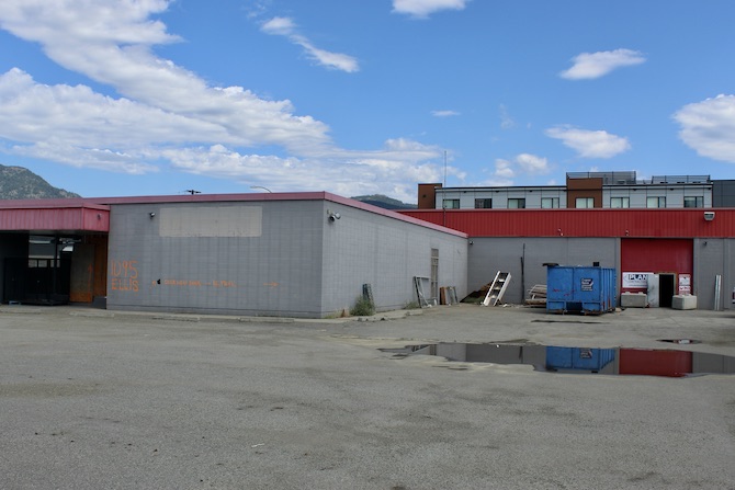 Upscale supermarket in Kelowna’s North End now set for spring opening | iNwine Upscale supermarket in Kelowna’s North End now set for spring opening | iNwine