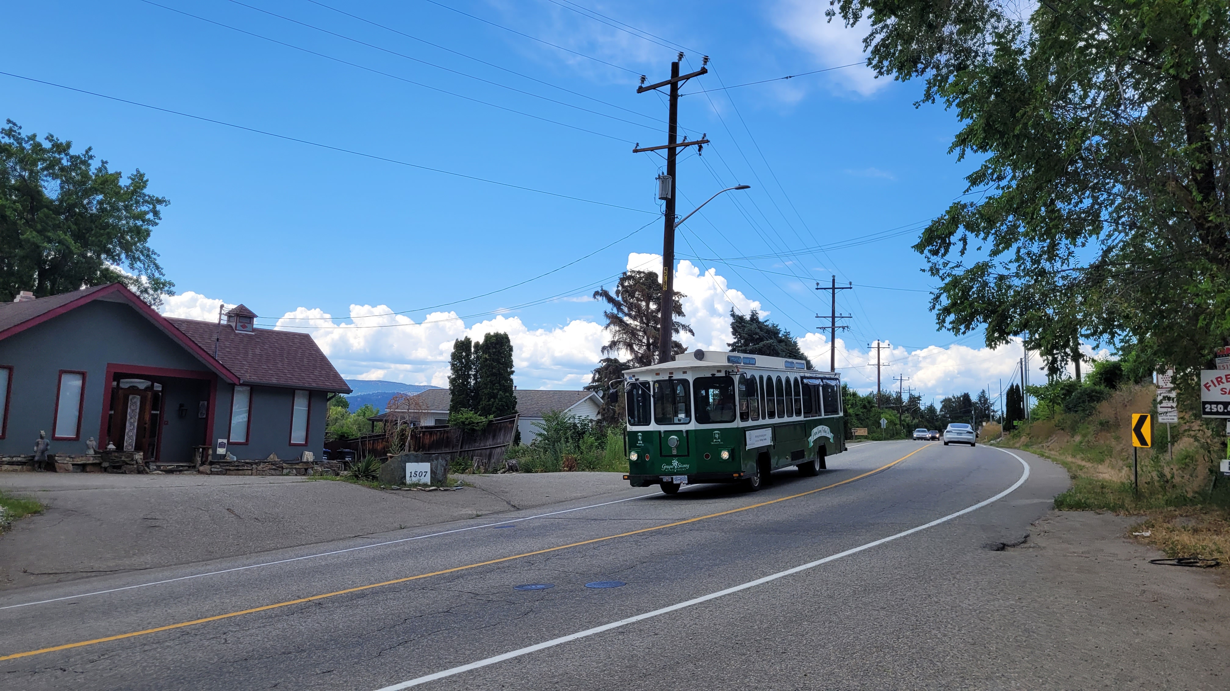 iN PHOTOS: Riding the retro trolley to Naramata | iNwine