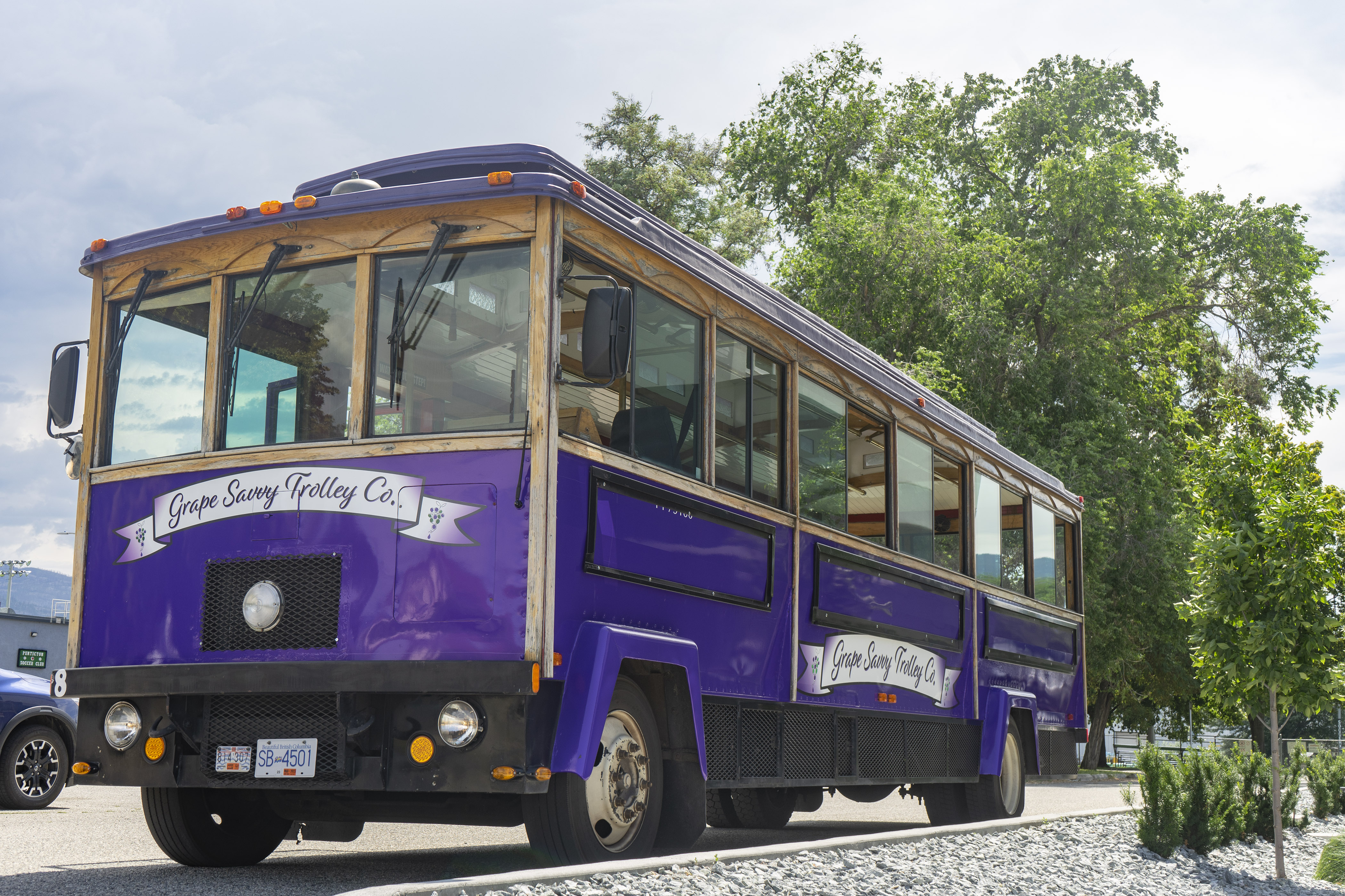 iN PHOTOS: Riding the retro trolley to Naramata | iNwine